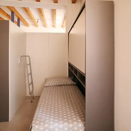 Degli Acrobati