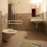 بيت شباب Degli Acrobati *