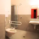 Degli Acrobati بيت شباب *