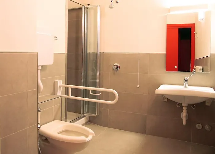 Degli Acrobati 旅馆 *